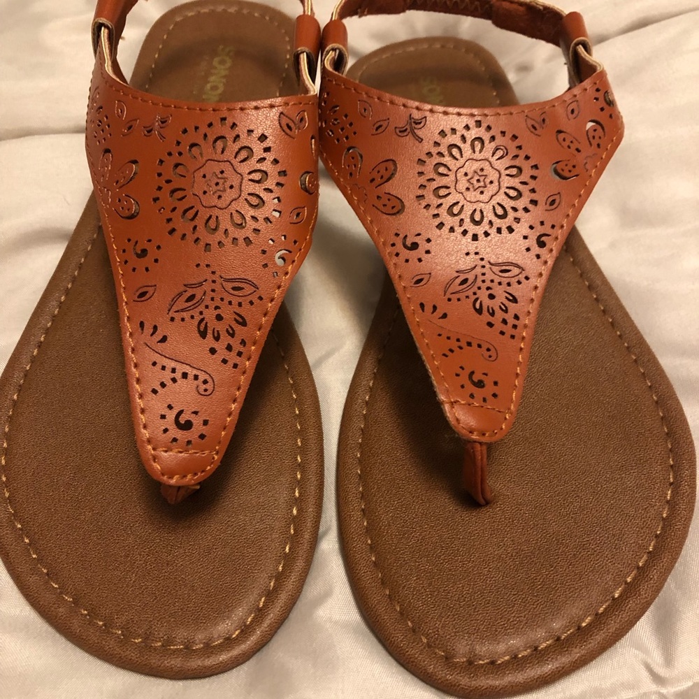 Sonoma sandals